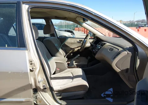 2000 Honda Accord 2.3 Se z USA, uszkodzony, nr VIN 1HGCG6697YA089719